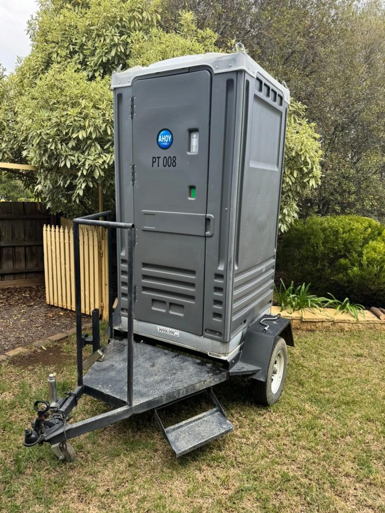 A single mobile port-a-loo